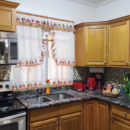 Central Upscale New Kingston Apt With Pool Luaran gambar