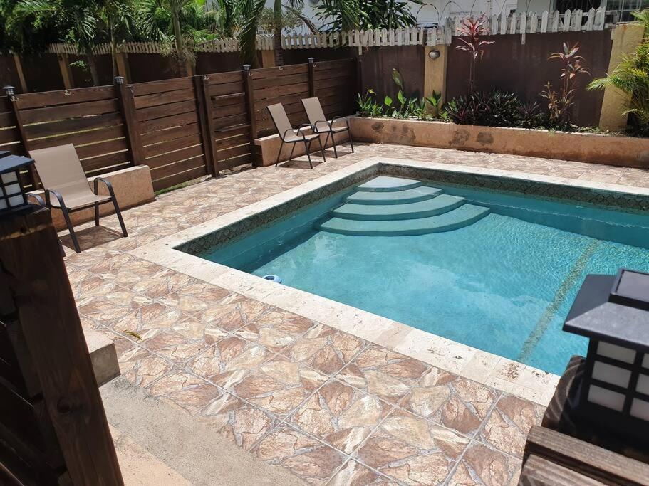 Central Upscale New Kingston Apt With Pool Luaran gambar