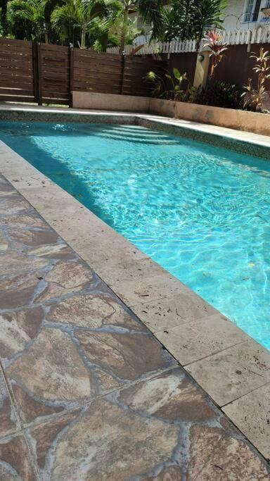 Central Upscale New Kingston Apt With Pool Luaran gambar
