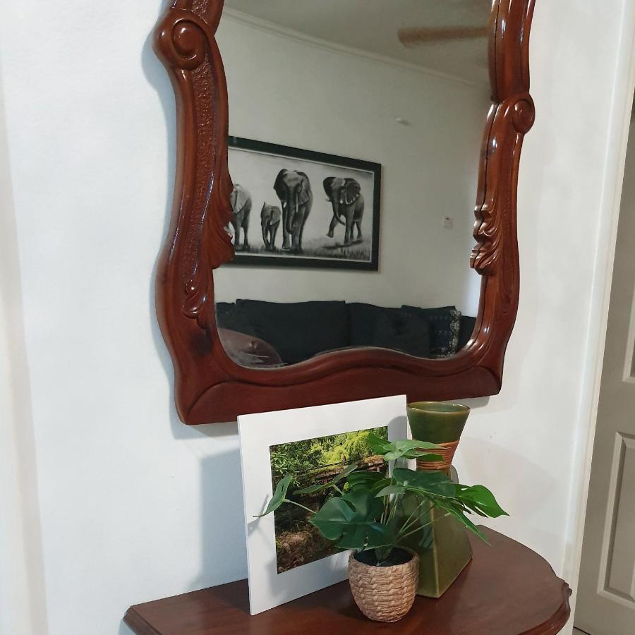 Central Upscale New Kingston Apt With Pool Luaran gambar