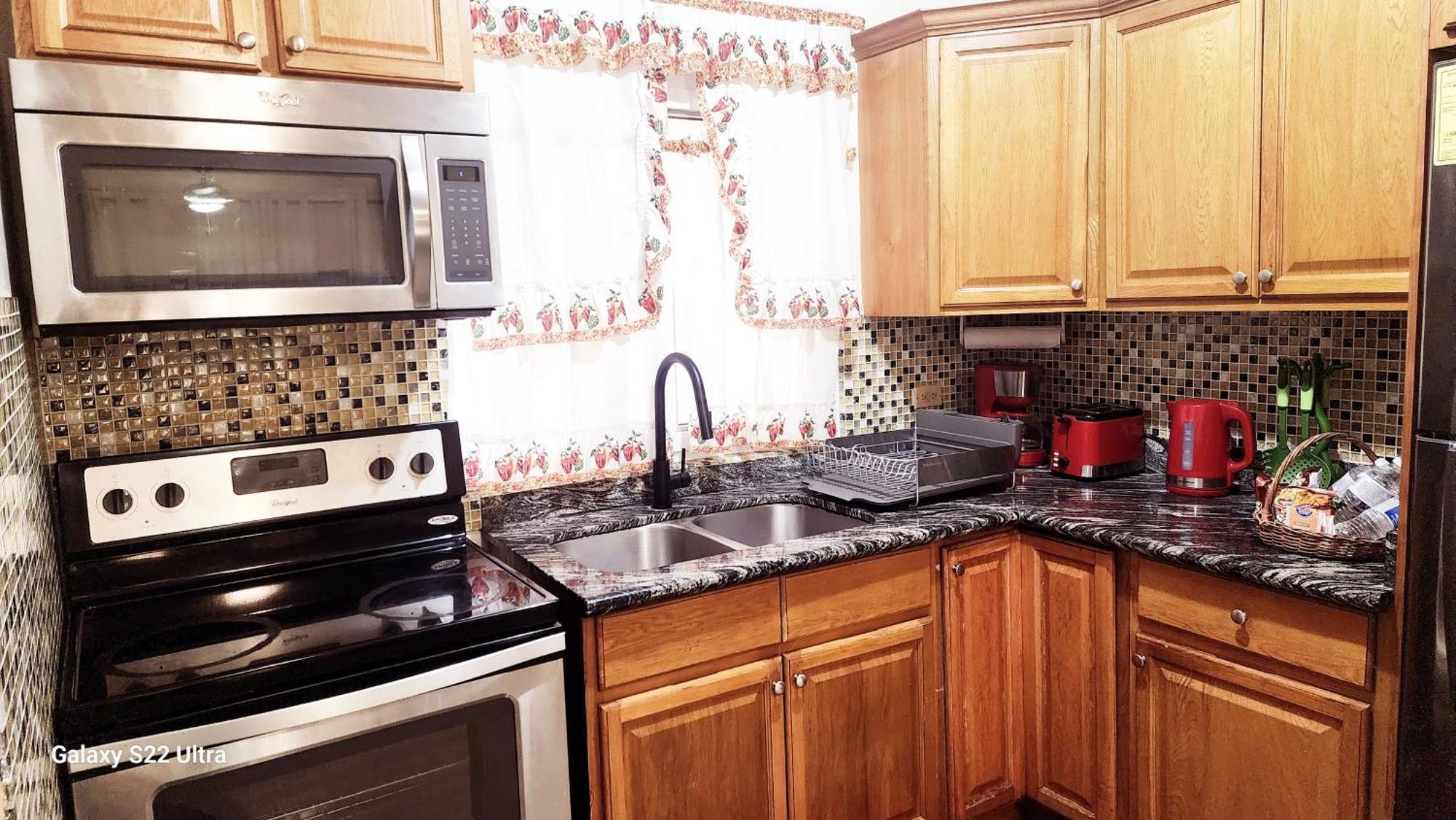 Central Upscale New Kingston Apt With Pool Luaran gambar